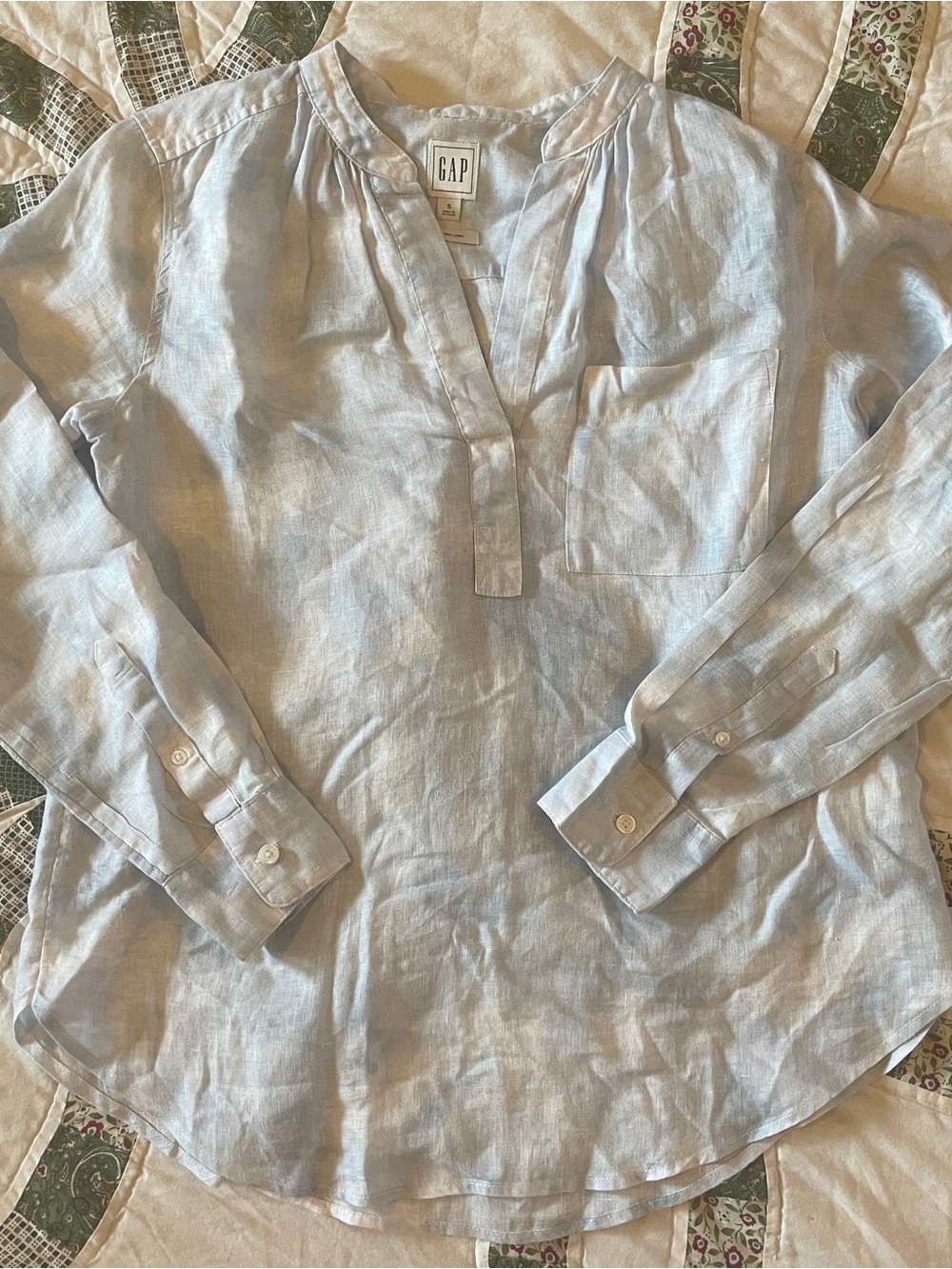 GAP Pale Blue Watercolor Linen V-Neck Popover Shirt Small Summer
